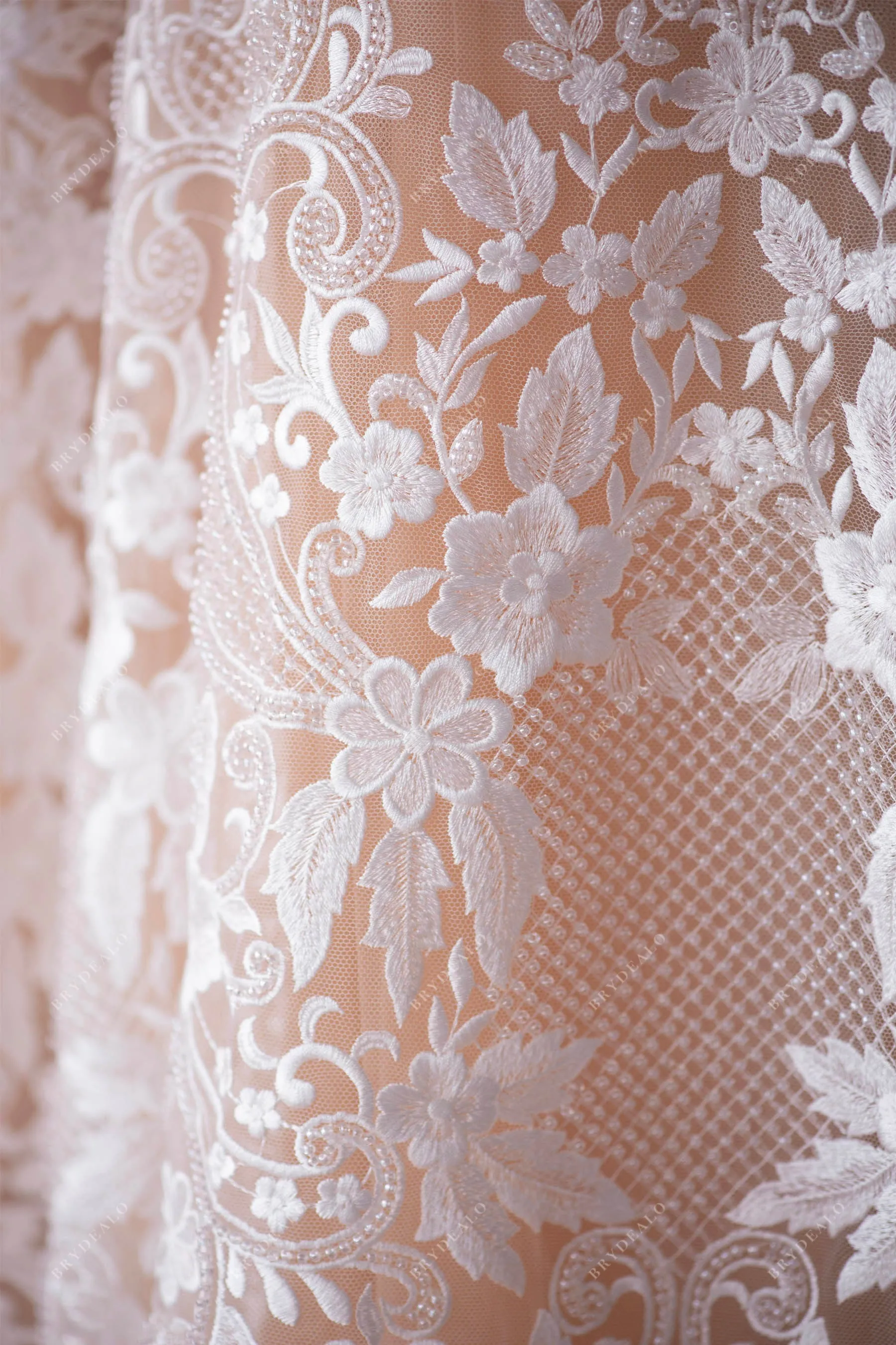 Beautiful Beaded Floral Bridal Lace Fabric for Dresses