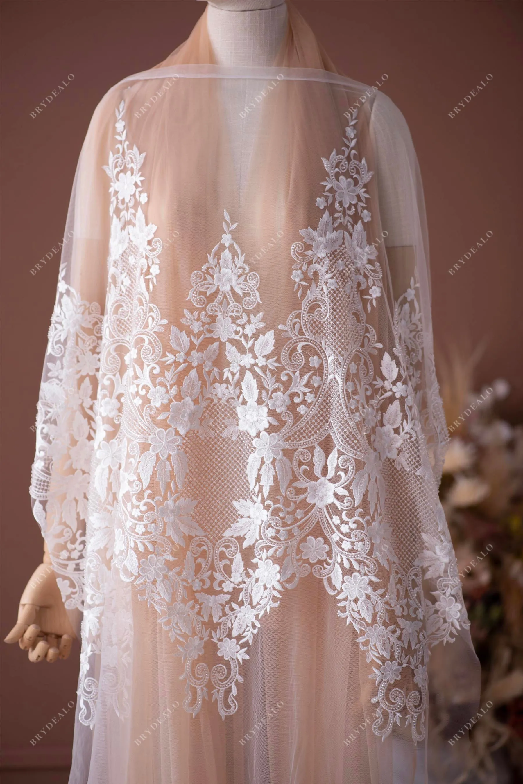Beautiful Beaded Floral Bridal Lace Fabric for Dresses