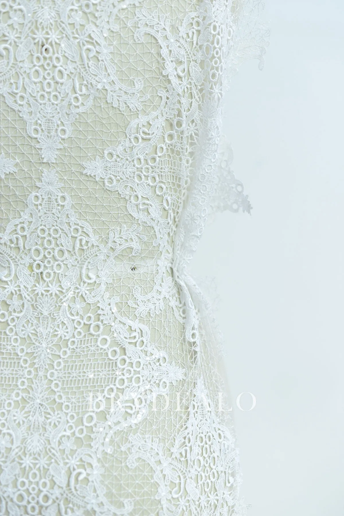 High-end Shimmery Baroque Crochet Lace Fabric for Dresses