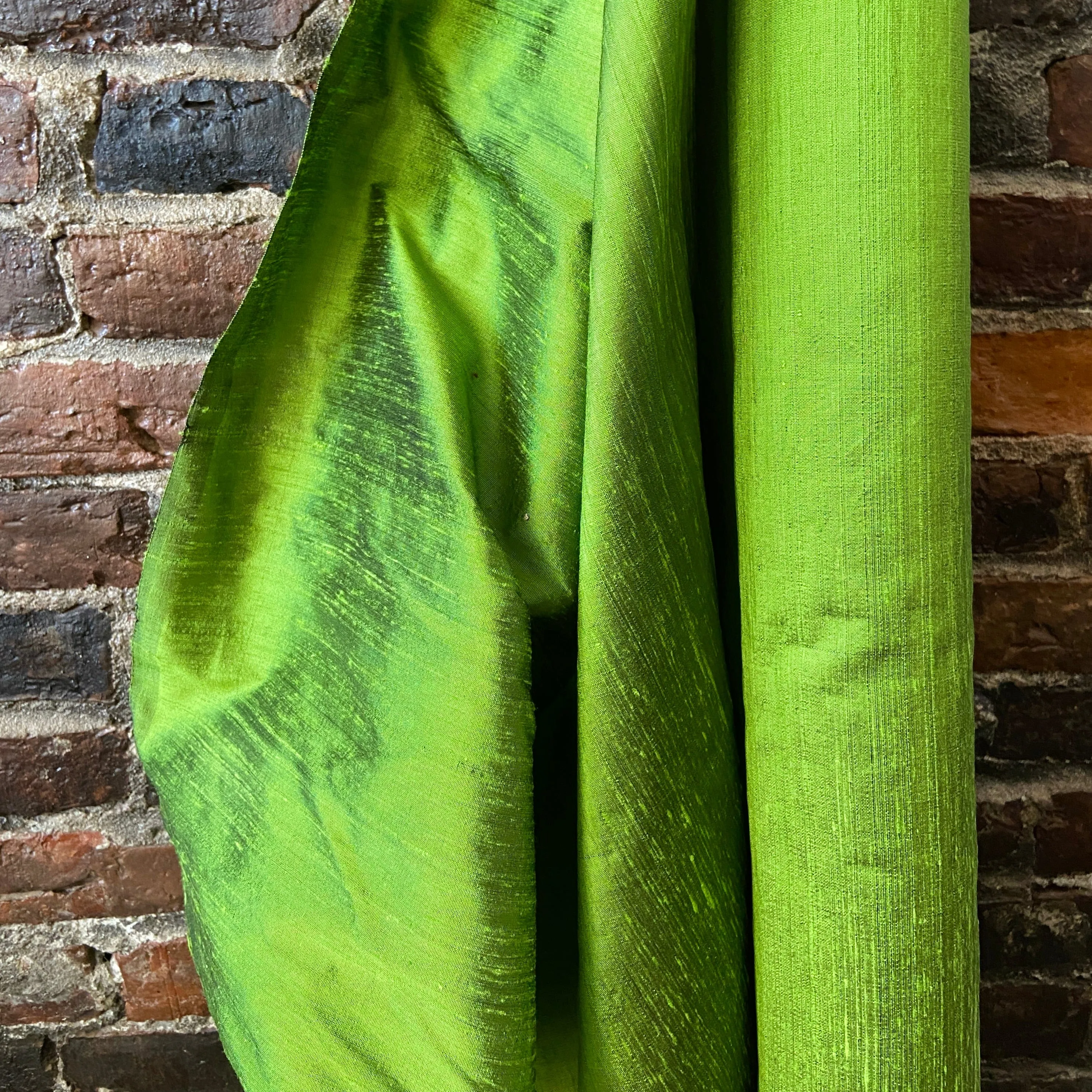 Shoreline Silk in Grass - 44"/45" Wide